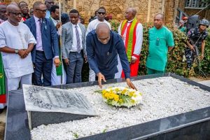Makinde remembers late father as candid adviser at 14th memorial service